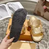 Högkvalitativ klassisk designer Sandal Slides Sandaler för kvinnor Nya Clor Women skor Summer Sexig metallknapp utomhus strand äkta läderspänne tofflor