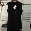 デザイナードレス女性のための高品質半袖カジュアルドレスレターコットン刺繍スリムプルオーバーブルースカートニット