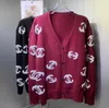 23CCS Nya kvinnors tröjor Fashion Long Sleeve Cardigan Knitwear Women Designer Sweaters AA