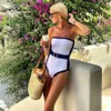 Kvinnors badkläder NYA 2023 BANDEAU Färgblock One Piece Kompletta prickar Designer Sexig porrdräkter Swimsuit Fashion Bikinis Summer T230606''gg''tfk6