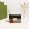 Moonlight Treasure Box 2.0 Unterarmtasche aus Kunstleinen mit fortschrittlicher Textur und Kettenoptik, französische Designtasche. Neue abnehmbare Umhängetasche mit einer Schulter für Damen 2023