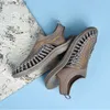 Sandálias masculinas de verão feitas à mão tamanho 39-46 ao ar livre fechadas nos dedos respiráveis casuais rasa sandálias sem cadarço para caminhada L230518