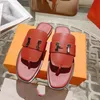 Slides Designer Sandals أحدث النعال النسائية أعلى جودة نساء سوداء Flip Flops 100 ٪ منصة الجلود العجل Flip Flip Summer Fashion منصة الشاطئ عرضية منصة الشاطئ