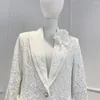 Survêtements femme 2023 printemps été haut qualité blanc Vintage dentelle perles crochet fleur creux femme court avec ceinture Blazer costume