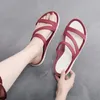 Slippers Summer Soft Lothing Sandals и модные пляжные женщины модные повседневные шлепанцы для одиночной обувь