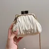 Lüks klip çanta Miu Tasarımcı Omuz Çantaları Kadın Moda Zinciri Crossbody Cüzdan Mini Hamurlu Çantası Elçi Eşek Avrupa ve Amerikan Modası