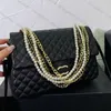 Klassische Damen-Designer-Luxus-One-Shoulder-Tasche, Perlenkette-Einkaufstasche, modische Senior-Umhängetasche in Schwarz