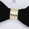 Bow Ties Fashion Men's Gold Pu Velvet Bowtie Christmas Rose Metal Flower Solid Wedding Luxury Trendy Collar Smyckesgåva för män