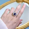 Cluster Rings Vendendo anel de prata esterlina 925 personalidade feminina versátil e luxuosa em forma de ovo safira luxo surround diamante