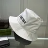 9 ألوان دلو قبعة للرجال القبعات مصممة للعلامة التجارية مع خطاب تطريز مسافر حماية أشعة الشمس كاسكيت Sunhat