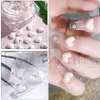 Nagelkonstdekorationer älskar hjärta charms vit rosa manikyr strass uvled lätt förändring harts ädelsten smycken diy dekoration sa1938 230606