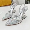 Chaussures habillées à talons slingback Sandales de créateurs de mode pour femmes avec une bride de cheville vide à l'arrière chaussures de mariage décorées de cristal Talon compensé de 10CM