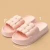 Flache Keilsandalen Hausschuhe Damen Sommer Candy Color Hollow-Out Outdoor Wear Indoor Home Badezimmer Anti-Rutsch Dicker Boden Home Paar Sandalen