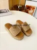 2023 berühmte Marke Strand Hausschuhe Klassische Flache Ferse Sommer Designer Mode Flops Leder Dame Slides Frauen Schuhe Hotel Bad Damen sexy Sandalenqiuti17