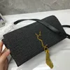 Designer halm axelväska kvinnor underarm kamerapåse quiltade strand crossbody väskor tofs lou handväskor raffia gräs väskor blixtnedslag