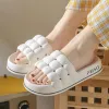 Flache Keilsandalen Hausschuhe Damen Sommer Candy Color Hollow-Out Outdoor Wear Indoor Home Badezimmer Anti-Rutsch Dicker Boden Home Paar Sandalen