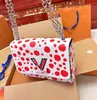 Bolsa de corrente com padrão de designer sênior 2023 Yayoi Kusama bolsa de axila bolsa de design especial francesa bolsa feminina nova mini bolsa de um ombro transversal em concha