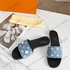 Zapatillas sin cordones para mujer Sandalias de mezclilla de diseñador Slignbacks Zapatos de vestir Clásico Negro Rosa Retro Punta redonda Diapositivas Luxurys Mulas Verano Zapato de playa al aire libre para fiesta