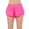 lu-16 Summer Track That 2,5 polegadas Hotty Hot Shorts Soltos Respiráveis Secagem Rápida Esportes Mulheres Yoga Calças Saia Versátil Casual Bolso Lateral Roupa Interior de Ginástica 612ess