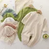 Rompers muślinowy kombinezon Baby kombinezon z długim rękawem bawełniany maluch romper dla chłopców dziewczęta solidne kolorowe jesień ubrania dziecięce Born Onesie 230606