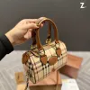 2023 New Fashion Bag Luxury Designer Womens Boston Bag Fashion Versatile Classic Plaid Simple Large Capacity