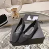 Dernières chaussures habillées de créateurs Printemps et Automne 100% cuir de vachette Ballerines Top qualité Chaussures de danse mode femmes mariage chaussure pointue Bouton classique femmes talons épais