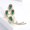 Brosches Rhinestone Calla Lily Women Emerald Temperament Pin High-End Western Elegant Flower Clothing Accessories