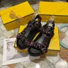パリの女性ラグリーズデザイナーサンダルスリッパファッションサマーガールズビーチサンダルスライドフリップフロップローファーセクシーな刺繍靴大きな35-42