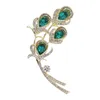 Brosches Rhinestone Calla Lily Women Emerald Temperament Pin High-End Western Elegant Flower Clothing Accessories