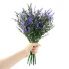 Dekorativa blommor 3 Bunches flockade plastlavendelbunt Fake Plants Weddle Brid Bouquet Inomhus utomhus hem Kökskontorsbord