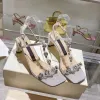 2023 Mujeres diseñador clásico Lujo Peep-toe Sandalias de tacón Moda para mujer Elegante T-correa Zapato dama Sexy Crystal embellecer gato Tacón Desgaste exterior Sandalias altas