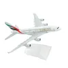 Diecast Modelo Escala 1 400 Réplica de Aeronave de Metal Emirates Airlines A380 B777 Avião Avião Avião Brinquedos Colecionáveis para Meninos 230605