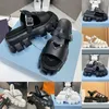 Designer-Sandalen für Damen, Monolith Roman, Schaumstoff-Gummi-Plattform-Sandale, gepolsterte Nappaleder-Stollenprofil-Slides, luxuriöse Brot-Hausschuhe, Sommer-Strandschuhe mit Ausschnitt und Schnalle