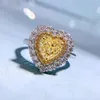 Anillos de racimo Joyería S925 Corazón de plata Anillo de diamante amarillo Conjunto de alto grado de moda con 7 mujeres