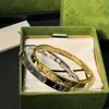 Designer armband armband charm armband lyxarmband kvinnor bokstäver smycken pläterat rostfritt stål 18k guld armband manschett modeparty tillbehör med låda
