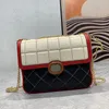 DECO Mujeres WOC Marmont Bolso acolchado Matelasse Bolso Patrón de piel de oveja Cadena dorada Mini correa para el hombro Bolsos de hardware de metal Bolsos de cámara de diseñador