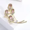 Brosches Rhinestone Calla Lily Women Emerald Temperament Pin High-End Western Elegant Flower Clothing Accessories