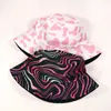 Cappelli a tesa larga New Summer Reversible Pink Print Bucket Uomo Donna Striped Bob Outddor Street Casual Fisherman Hat R230607