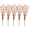 Kwiaty dekoracyjne 5pcs sztuczne łodygi jagód fałszywe gałąź czerwone typy na jesienne bukiety świąteczne dekoracje wieńca