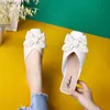 Letnie kobiety sandały puste buty galaretki żeńskie poślizg na balecie Flats Modna lekka slajdów Panie Wygodne buty plażowe L230518