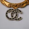 Marque Desinger broche cristal strass perle lettre broches décoration accessoires bijoux femme