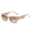 MIU -solglasögon för kvinnors retro stora rams solglasögon, utomhuspanelram, högt utseendevärde UV400, solskydd och UV -skydd