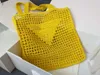 Designer sommarstrån axelväska raffia tote kvinnor strandpåsar lyxhandväskor mesh väskor halm vävd shopping påse mikrofiber broderad handväska