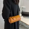 イブニングバッグ2023女性用のシリンダーラドルショルダーバッグPUレザーワイドストラップクロスボディレトロハンドバッグと財布