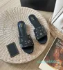 Pantoufles décontractées de plage en cuir véritable de créateur de sandales d'été pour femmes