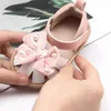 Été 0-1 ans bébé premiers marcheurs perle noeud papillon chaussures pour tout-petits bébés filles confortables sandales à semelles souples