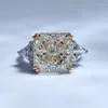 Pierścienie klastra wysoko węglowy Diamond S925 Srebrny pierścień White G Cut 10 Rose Gold Plaked Women's