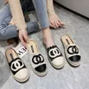 2023 Summer slippers Designer Sandals slippers Luxury flat heels non-slip shoes casual women H1122qiuti17