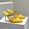 Sandalias con punta en pico para mujer, zapatos de mulas, primavera y otoño 2023, zapatillas planas de tacón alto, moda para banquete Baotou con diamantes de imitación