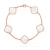 Aristocrats Designer simple atmospheric bracelet accessories clover bracelet charm bracelet woman man chain gold agate shell mother of pearl wedding Chain Ms.